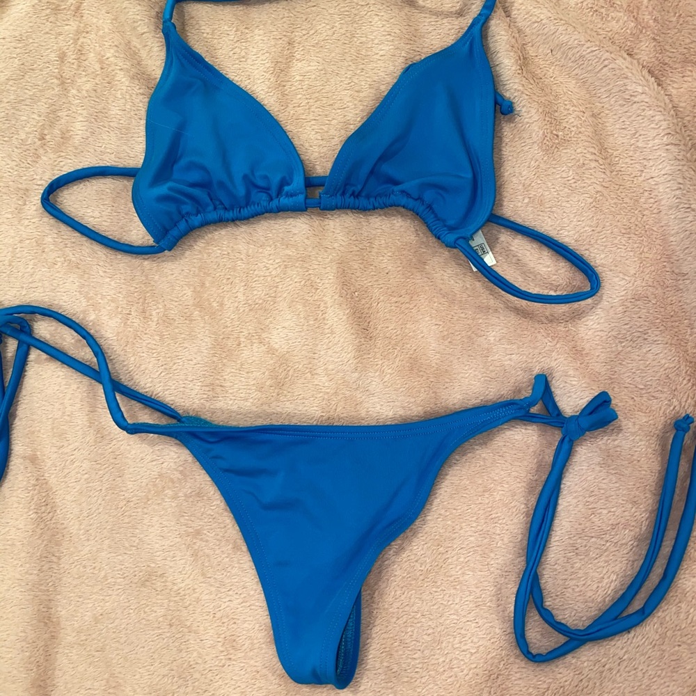 NWOT BLUE FASHIONNOVA THONG BIKINI